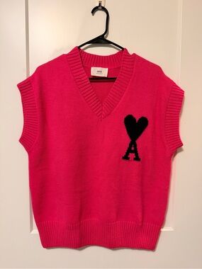 Ami Oversized Hot Pink V-Neck Knit Vest with Black Heart A Logo